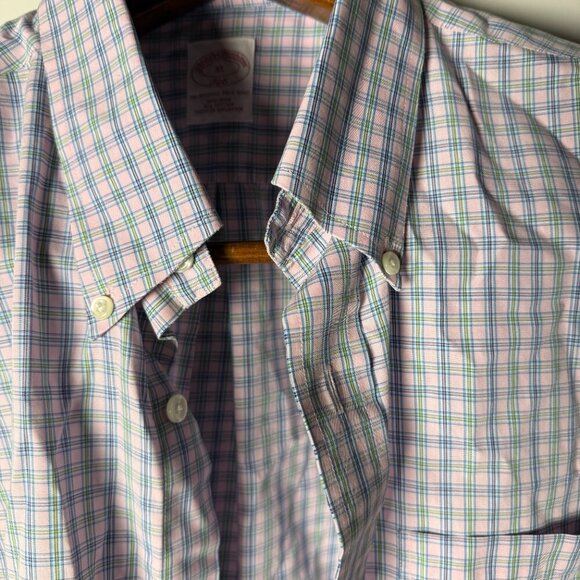 Brooks Brothers Men's Short Sleeve Button Down Shirt, XL, Blue Pink Plaid - Picture 6 of 7